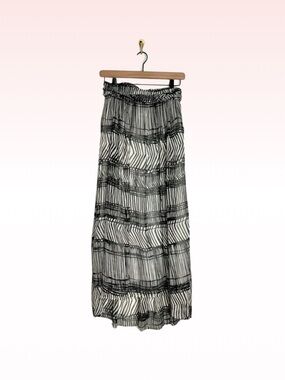 H&M black & white print maxi skirt (Sz 4)